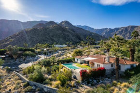 Cielo Vista Retro Palm Springs Getaway